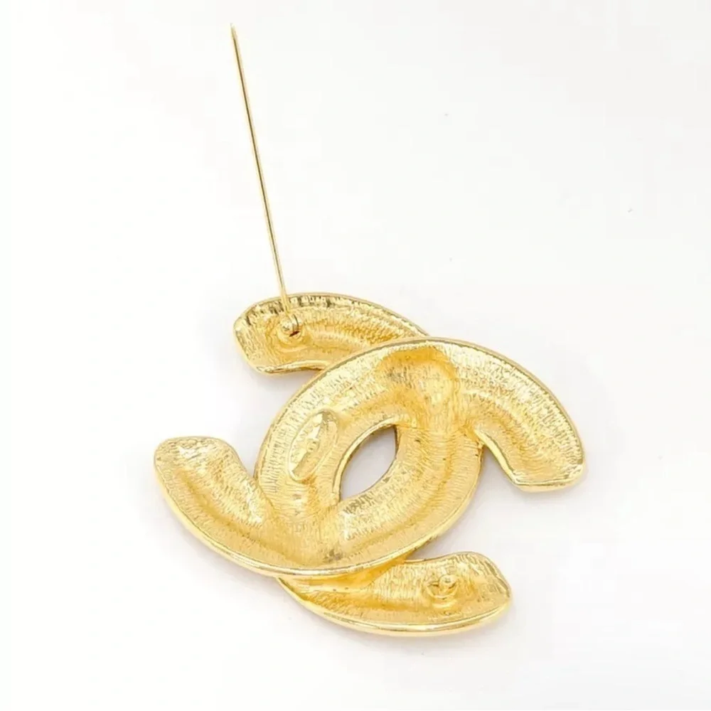 CHANEL CC Logo Quilted Matelasse Brooch Gold Auth w/Box CC Quilted Brooch